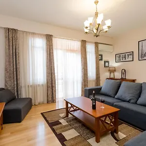 Serviced On Rustaveli Avenue 16 Апартаменты